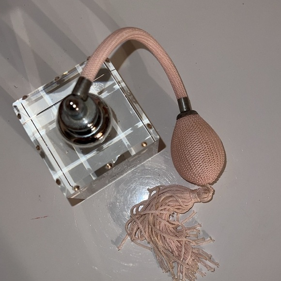 Cynthia Rowley Crystal Perfume Atomizer Dispenser Sprayer - Picture 2 of 4